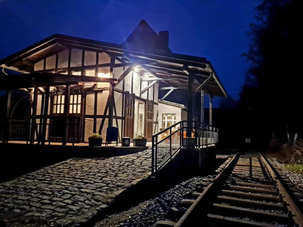 Museumsbahnhof Ahuette Hotell Üxheim Exteriör bild